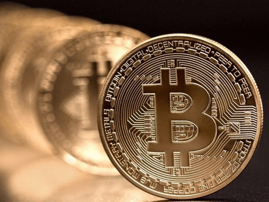 PlanB双倍下调比特币40万美元目标，分析师敦促谨慎