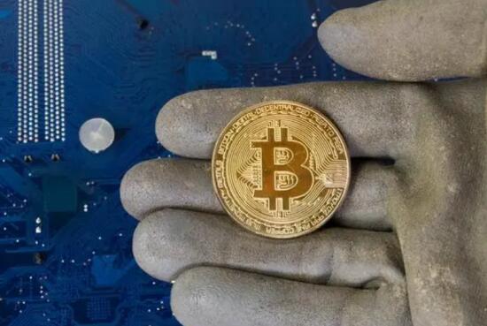 金十字架形成，比特币眼睛反弹至15万美元以上